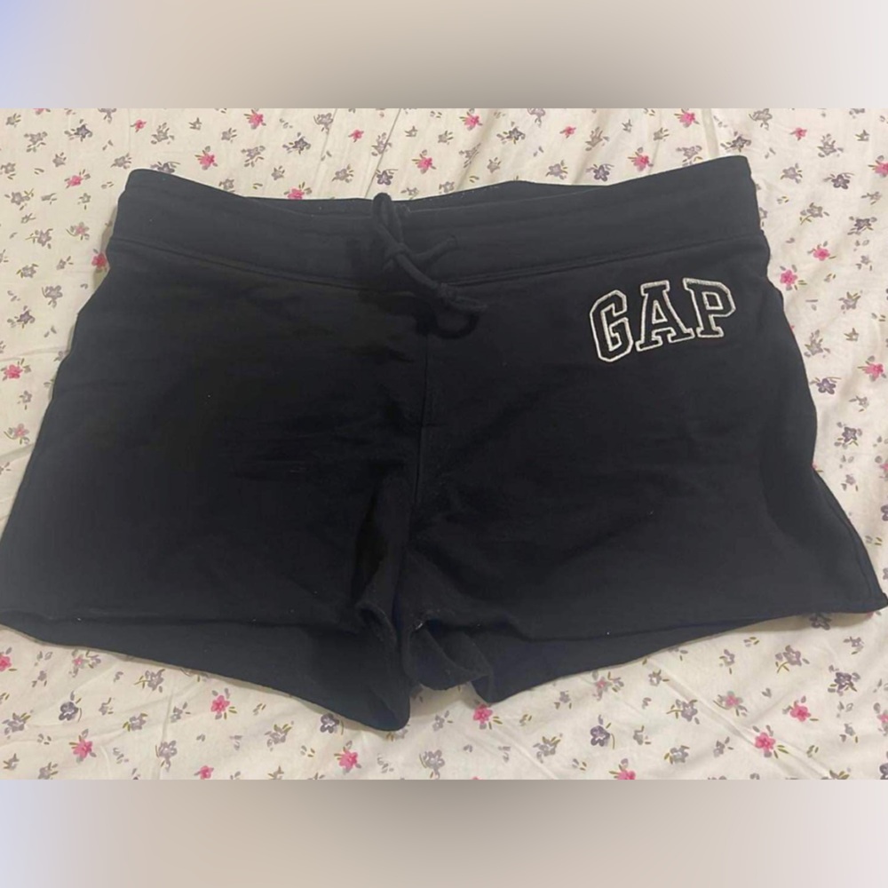 Womens size M shorts from gap